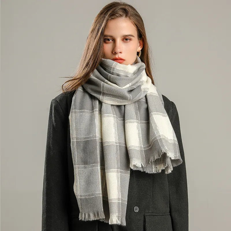 Women's woven checked scarf with fringe at both ends - grey and white check