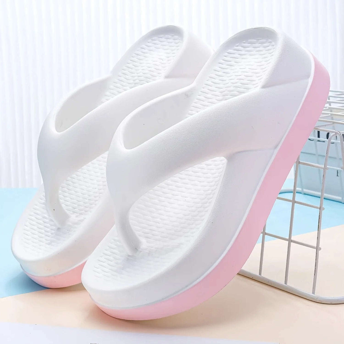 Flip flops with a wide strap, textured footbed and thick sole in a contrast colour - view 5