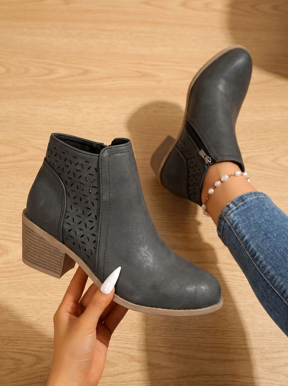 Women's orthopaedic ankle boots with a block heel and cut-out floral pattern - charcoal