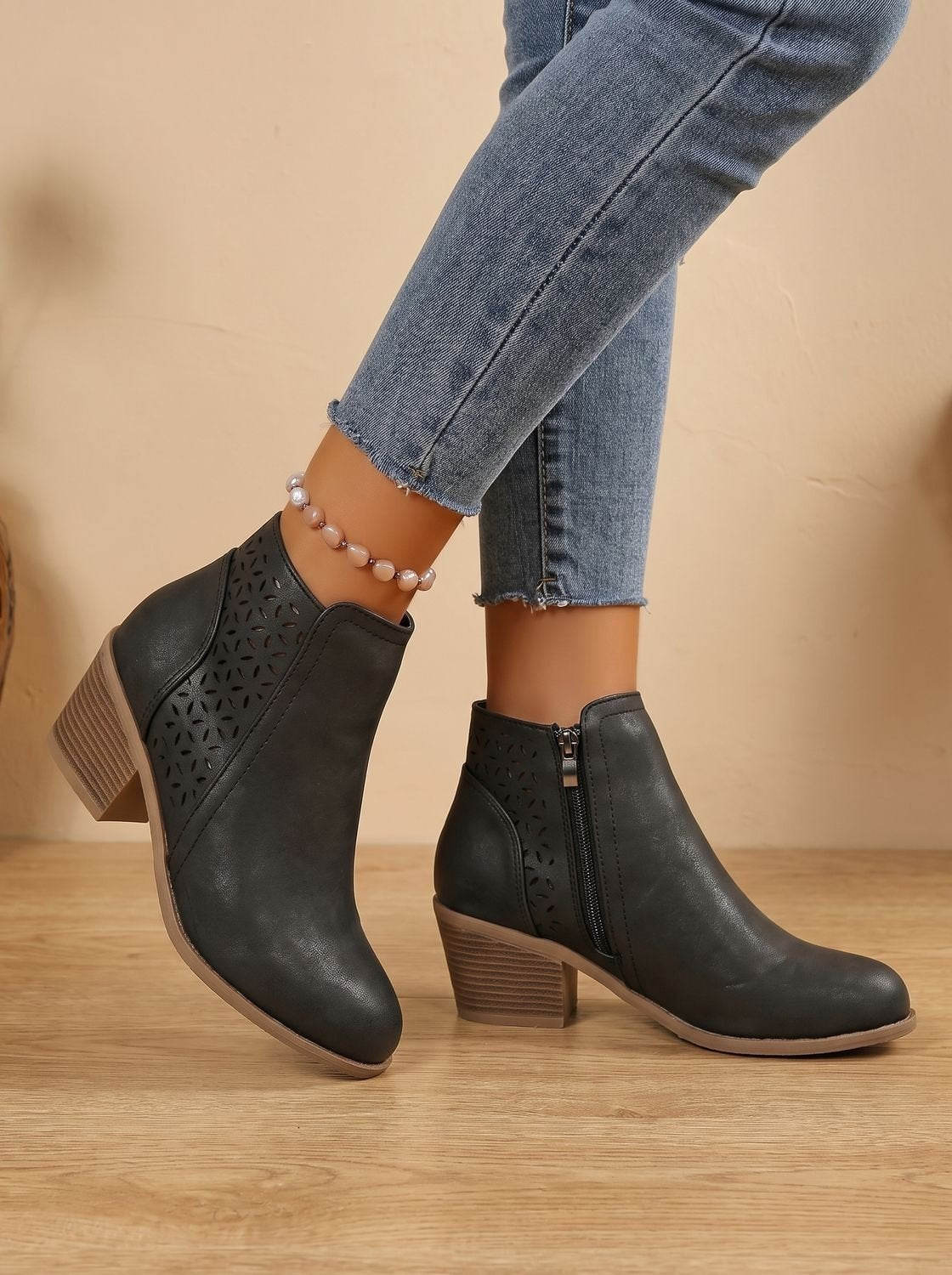 Women's orthopaedic ankle boots with a block heel and cut-out floral pattern - view 7