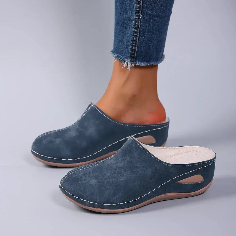 Women's orthopaedic clogs with a wedge heel, open back and soft lining - view 2