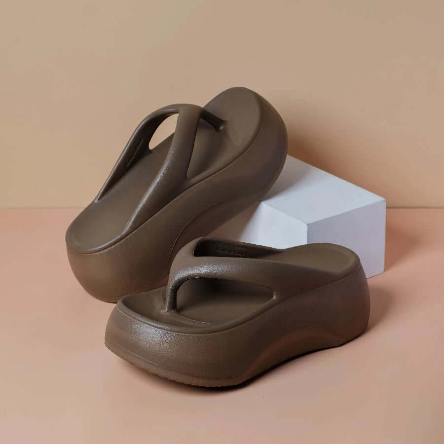 Platform flip flops in EVA with a wide toe-post strap - brown