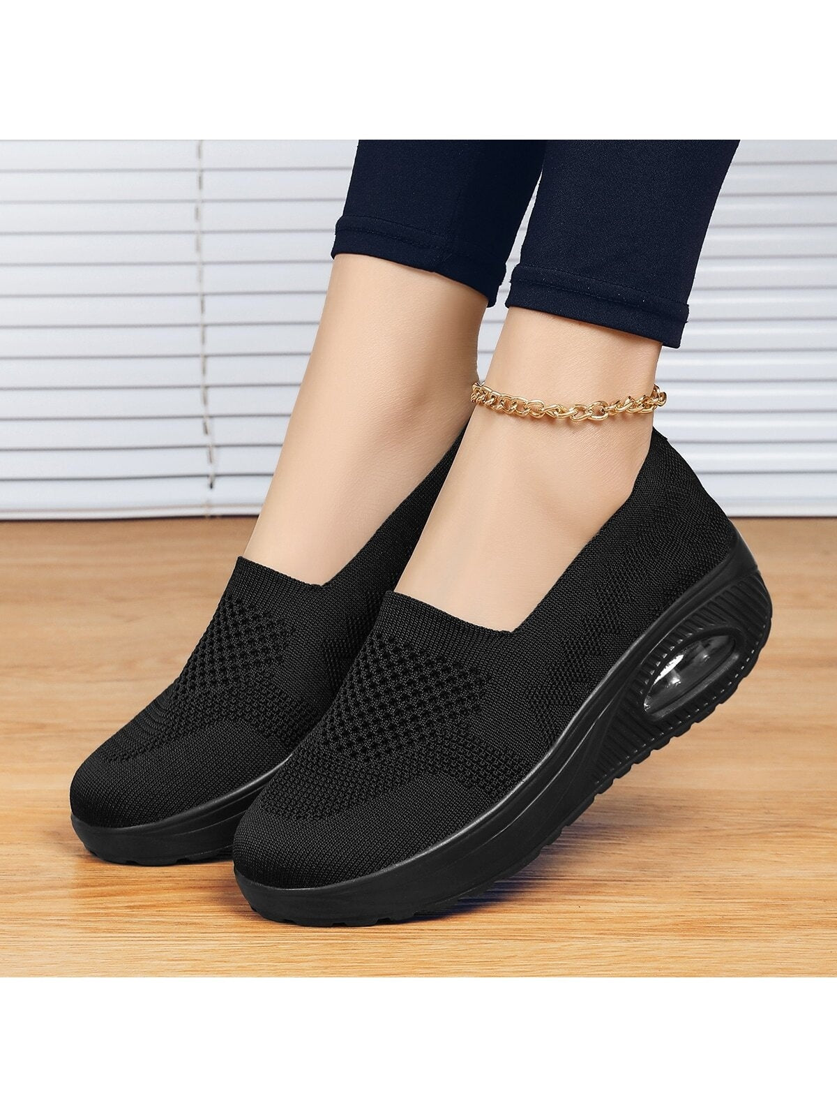 Slip-on shoes for women with knit upper, low rounded opening and thick air cushion sole - view 5