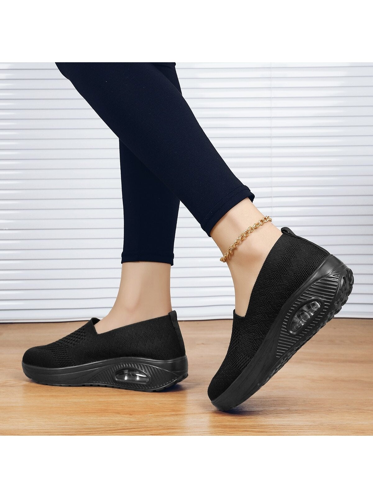 Slip-on shoes for women with knit upper, low rounded opening and thick air cushion sole - view 6