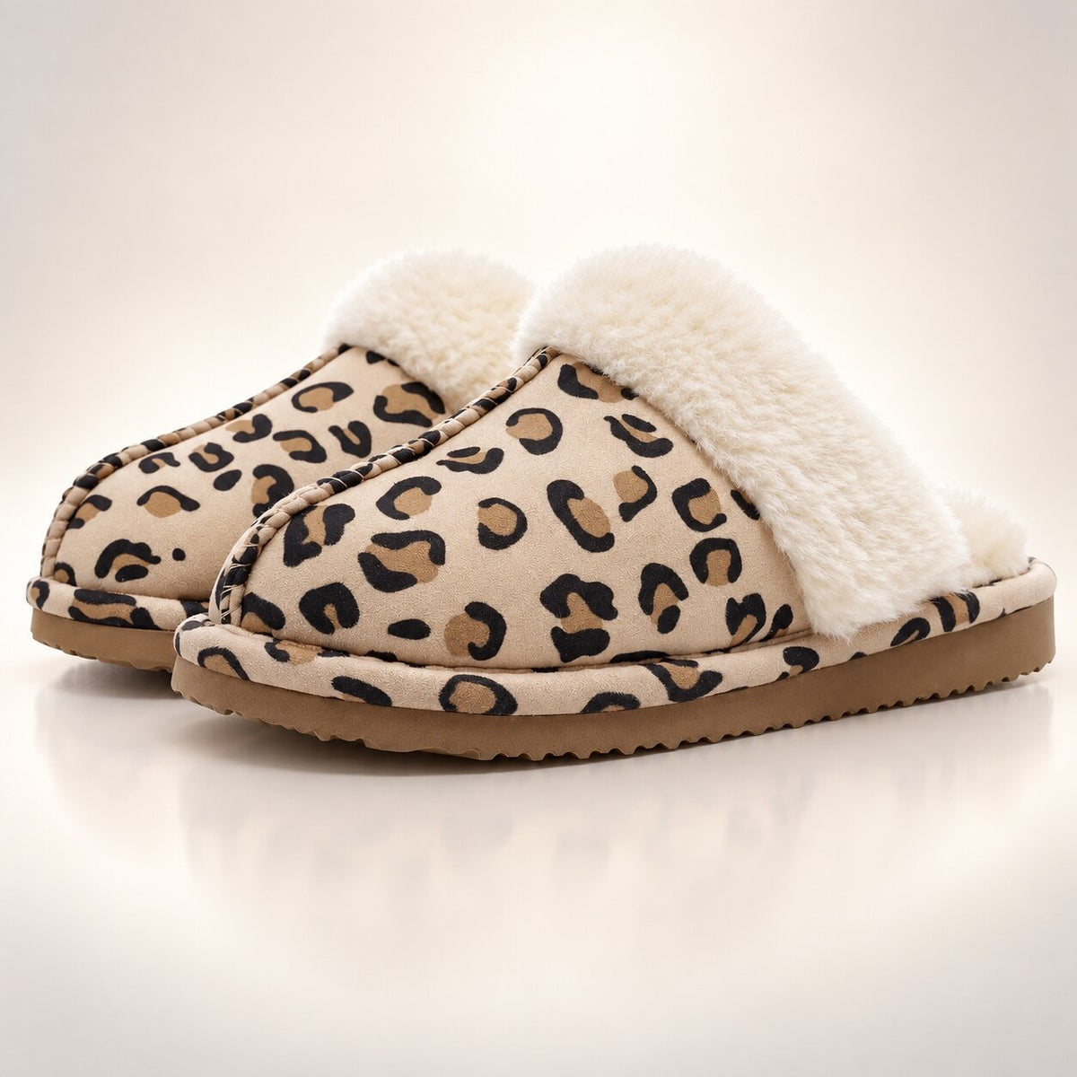 Women's suede-look slippers with memory foam and a wide plush collar - leopard