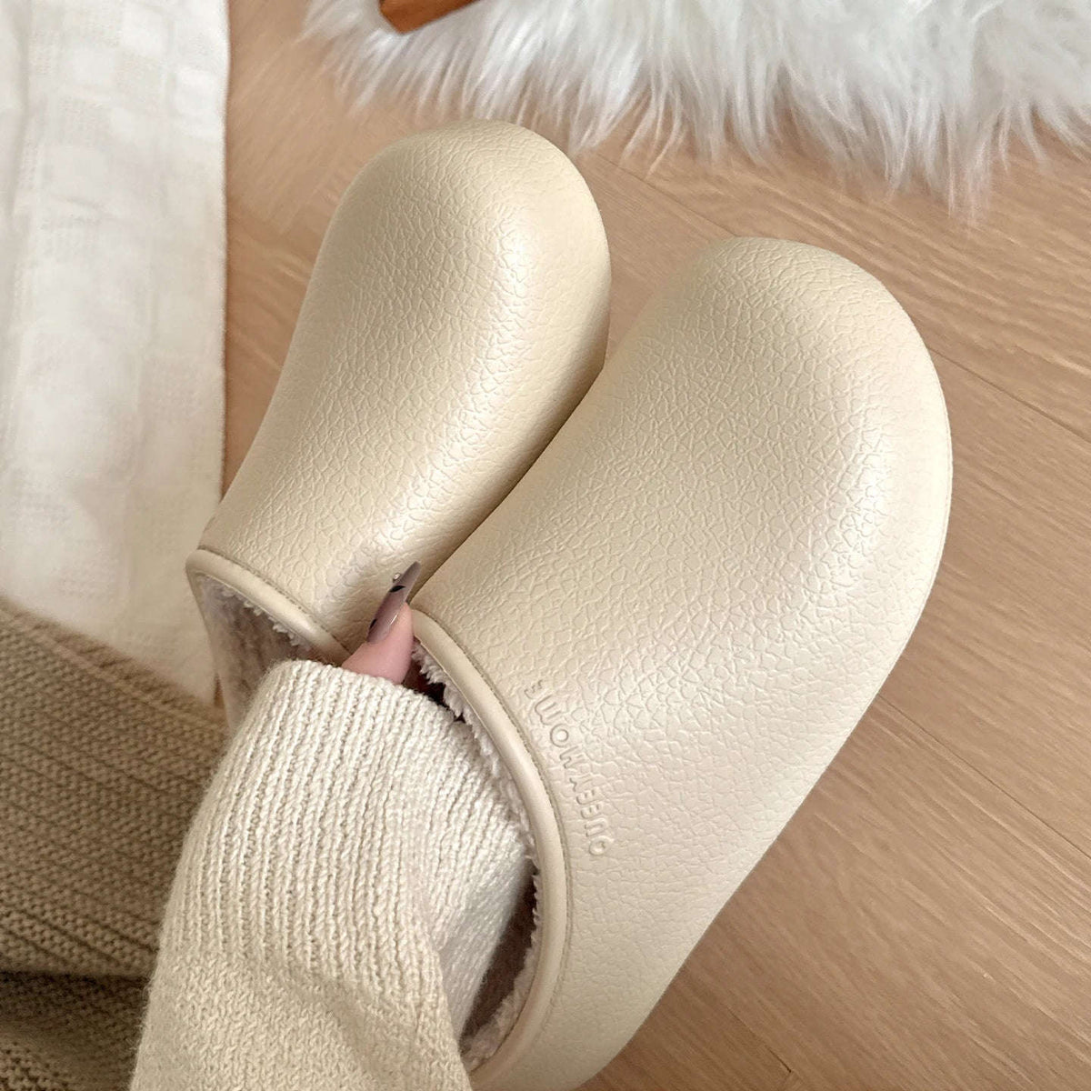 Slippers with a smooth grained upper, plush lining and open heel - view 3