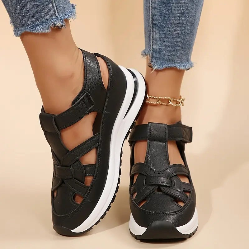 Women's wide fit closed-toe sandals with hook-and-loop straps - black